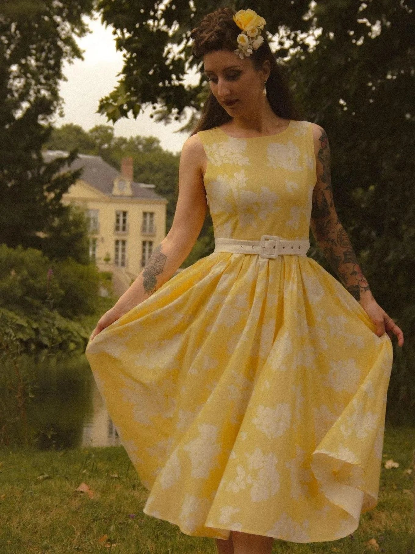 Women's Floral A-Line Sleeveless Pleated Midi Dress