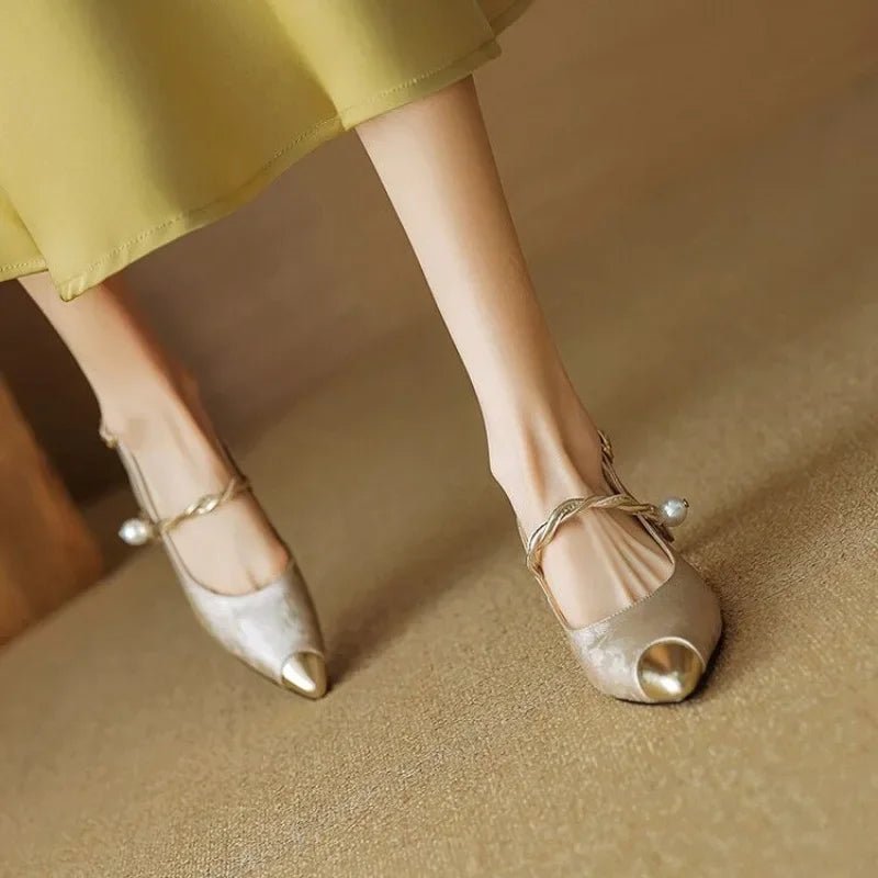 Women's Floral Jacquard Kitten Heel Pearl Strap Slingback Pumps